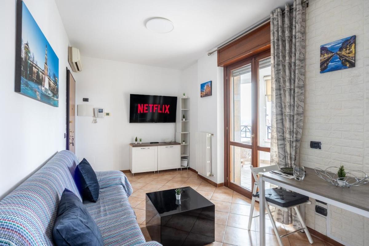 Apartment Brenta Fondazione Prada - Free Private Parking & Terrace Milan