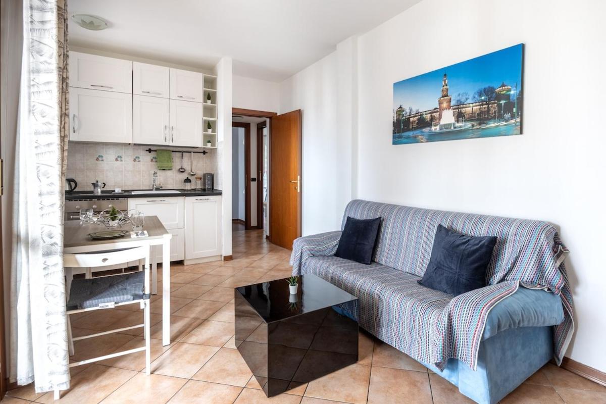 Apartment Brenta Fondazione Prada - Free Private Parking & Terrace Milan